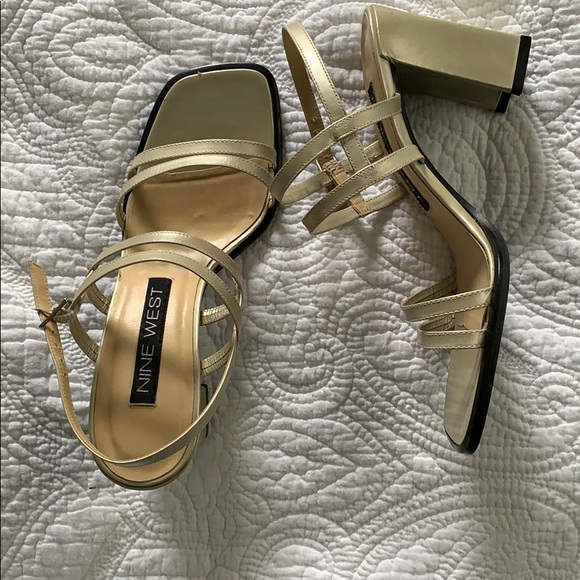 NINE WEST Shoes - Picture 3 of 4